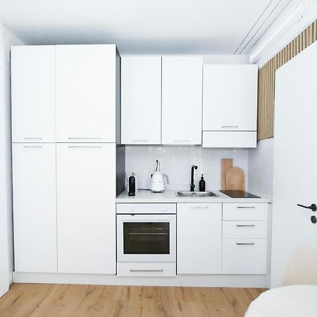 Bright Tiny Studio - Shared Pool & Sauna - Free Parking - Air Condition Muralto Dış mekan fotoğraf