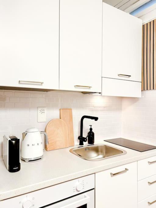 Bright Tiny Studio - Shared Pool & Sauna - Free Parking - Air Condition Muralto Dış mekan fotoğraf